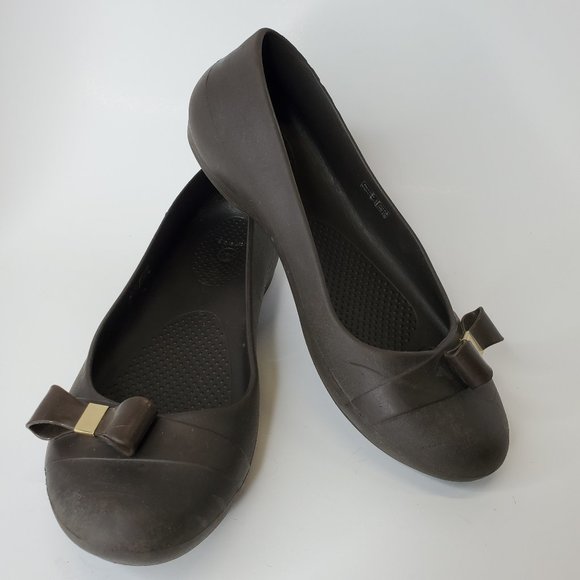 Crocs Wm's Size 11  Gianna Brown Round Toe Waterproof Slip On  Bow Ballet Flats. - Picture 1 of 10